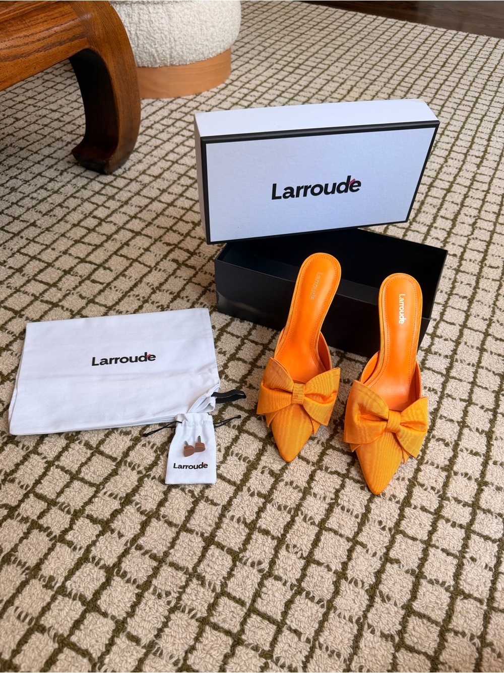 New with Box and dust bag Larroude mango Orange Bow Mules Mini Elle Pump